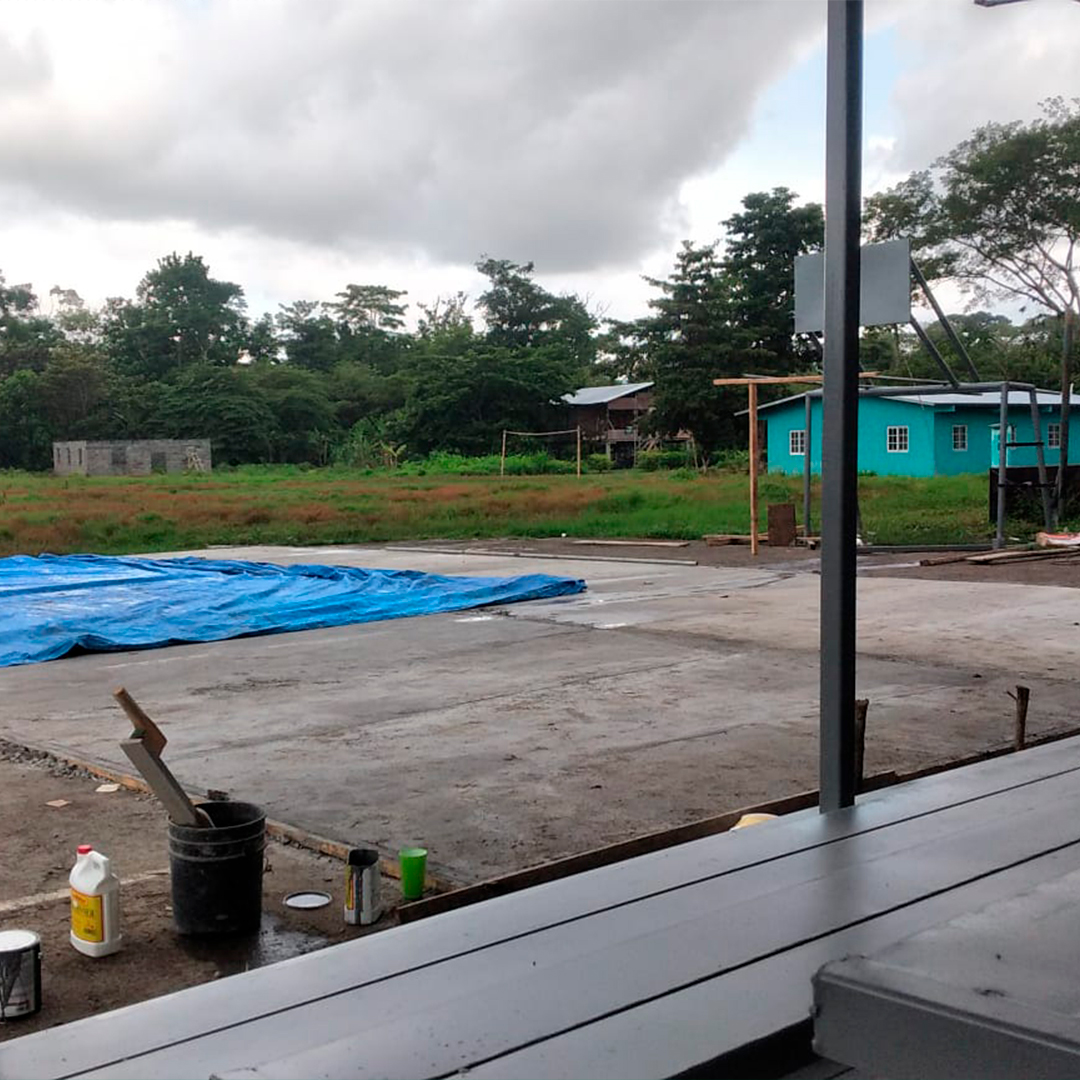 MUNPINOGANA's tweet photo. Con buen ritmo seguimos los avances del proyecto de Mejoramiento a la Cancha de Aruza en el corregimiento de Yape.

De esta manera el municipio de Pinogana continúa fortaleciendo el desarrollo deportivo en diferentes comunidades de nuestro distrito.
#MupiDarién
#ApoyoAlDeporte https://t.co/YT0Megf591