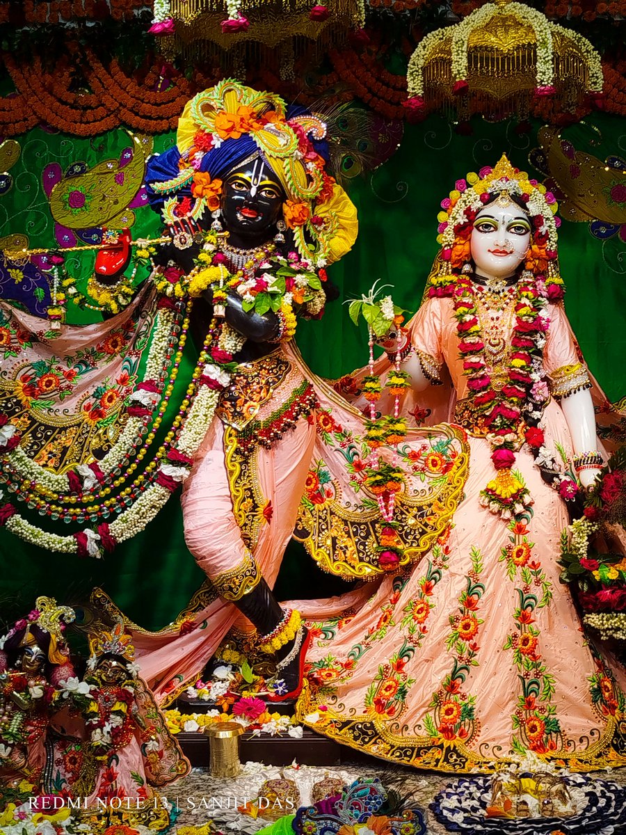 Sanjiteee's tweet photo. Load of krishna Jonmastomi 2024 https://t.co/iNR63z7TIh