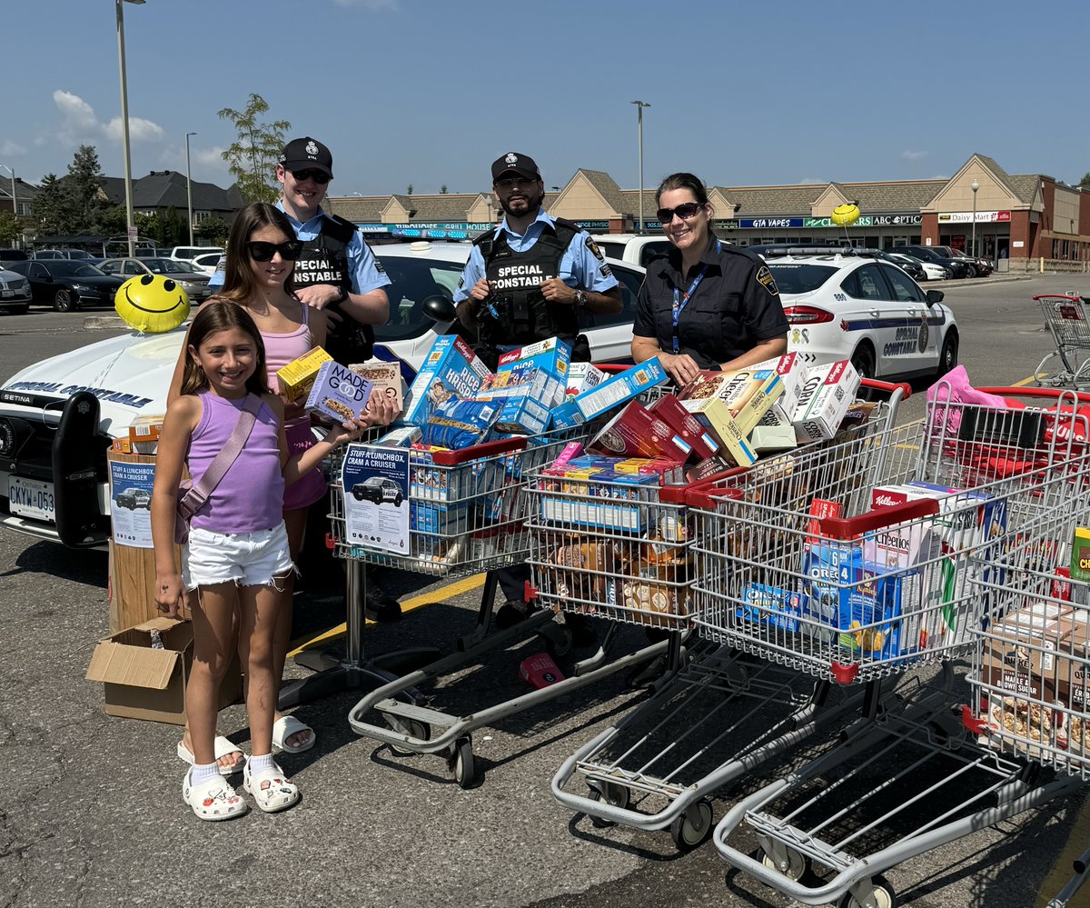 YorkParamedics's tweet image. We are at 5 Longo’s locations until 2 p.m. today with @YRP @CYFS @EGECSS @MarkhamFire &amp;amp; @VaughanFire collecting food donations for “Stuff a Lunch Box, Cram a Cruiser”! Come say hi and support this great cause. Let’s make a difference together! 🚑 #GiveBack #SupportYourCommunity