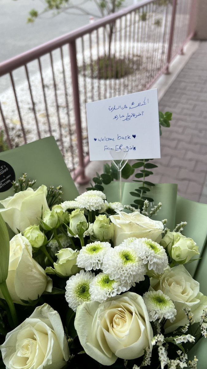 i_pero's tweet photo. Flowers month 🥹💕🌷 https://t.co/YSCrnMt1QW