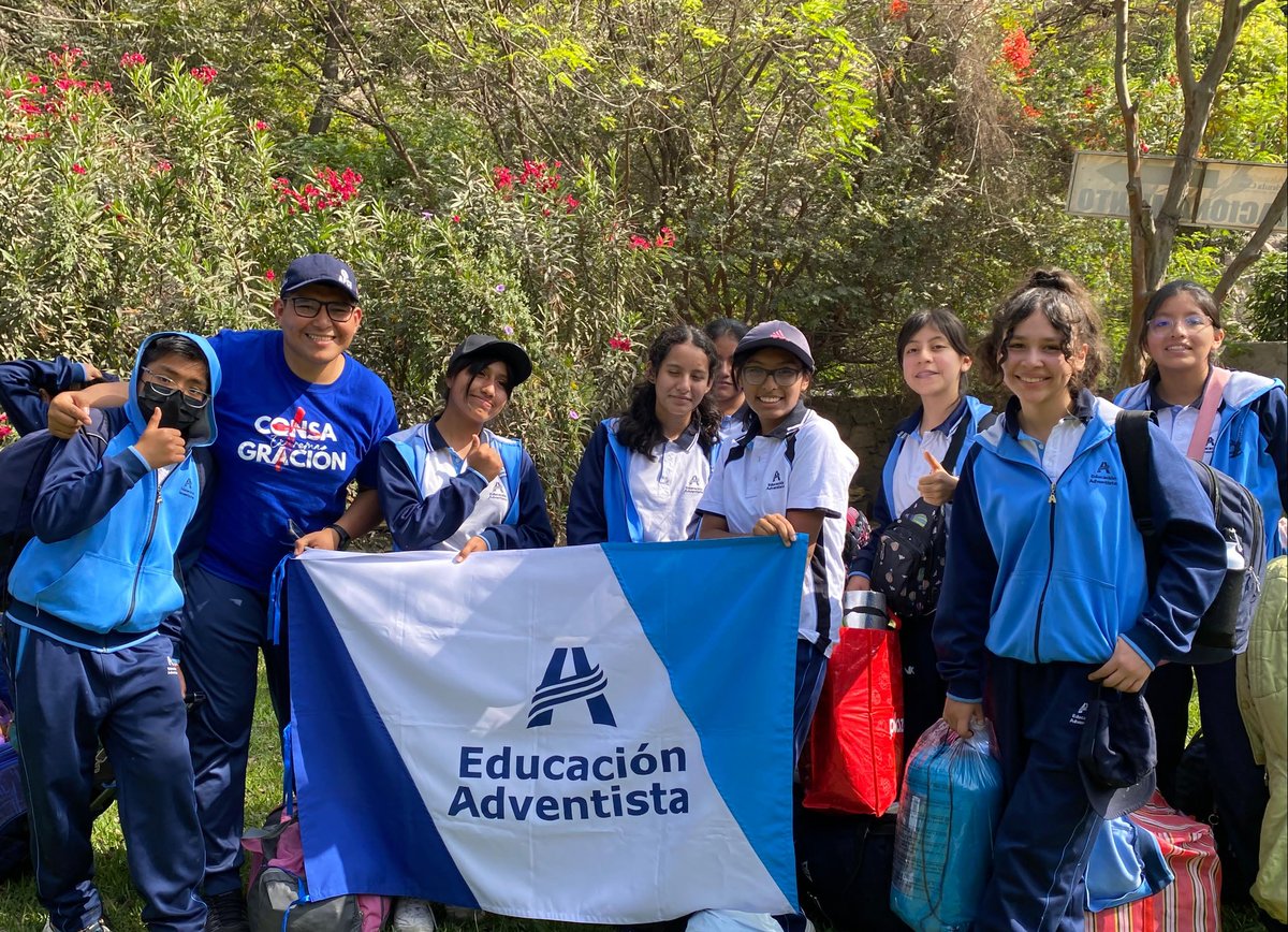 EducacionASEACE's tweet photo. ✨ Llegó el día más esperado 💙 

🔰Nuestros estudiantes del nivel secundario de los 4 colegios de la #APCE , llegaron a su destino el #ColeCamp2024 #ContraCorriente 🙌🏻 💙¡Estamos listos iniciar esta increible experienxia ! 💪🏻
#APCE #MiCOP #ColeCamp #EducaciónAdventista https://t.co/etP0hZwnPJ