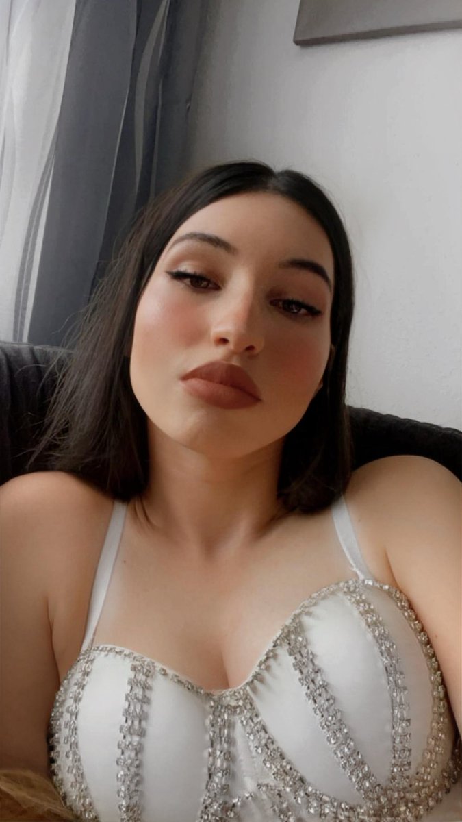 HerrinLejla's tweet photo. Ich hab Bock auf Selbstbedienung💸 
Ich nehme mir das Geld, was mir gehört und du schaust dabei zu, wie dein Kontostand immer weniger wird.
Dabei rubbelst du dein Mini Schwänzchen und kannst es kaum erwarten, dein Konto auf 0 zu sehen 😈

#FinDom #Herrin #sklave https://t.co/2R1KBFUnl9