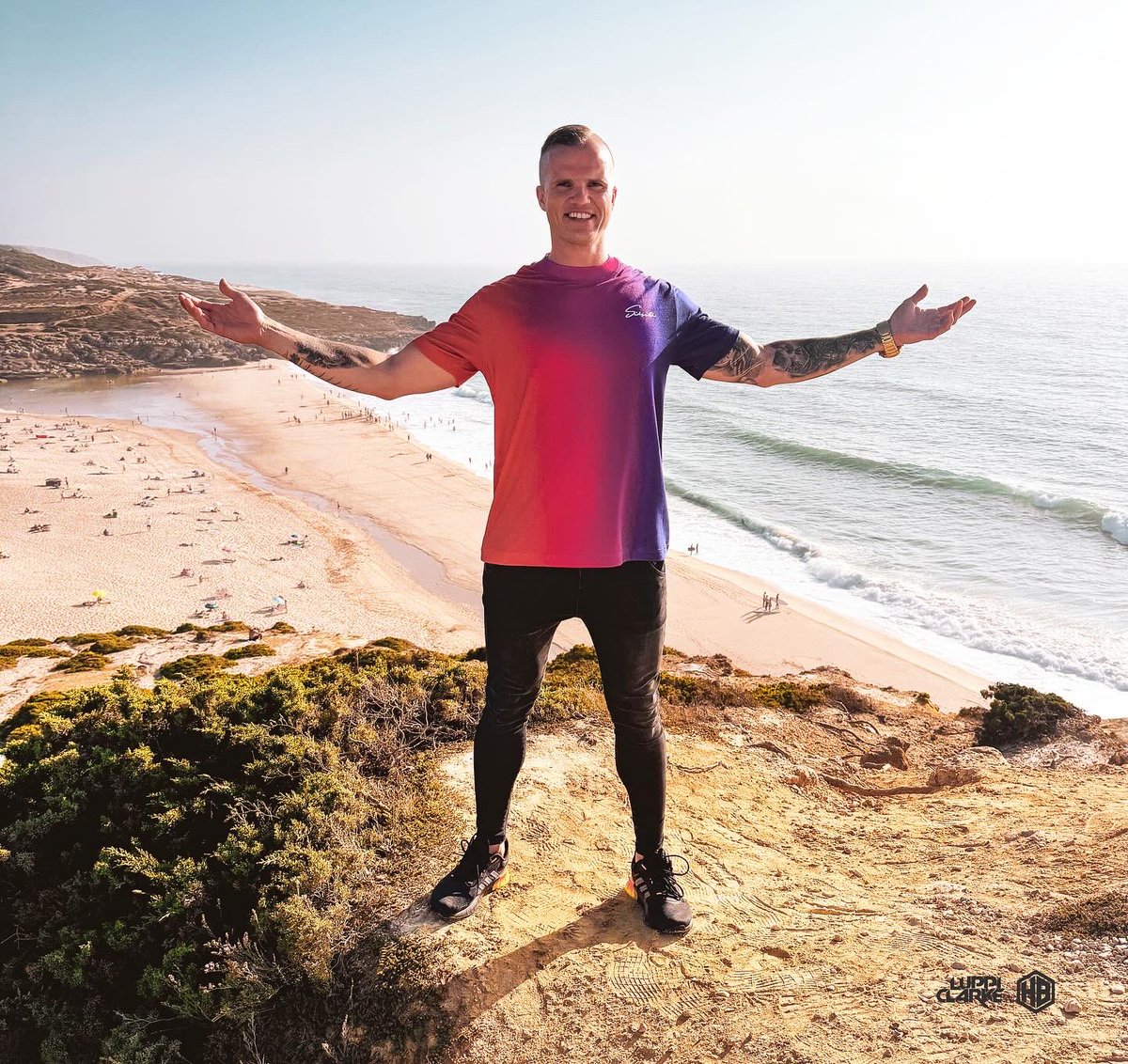 luppiclarke's tweet photo. Super proud to present the new LC branding. Great brand SikSilk and UDG Gear always with me during the tour. Big thanks to my best manager in the world Wes Fransen ! βοΈππ»π― #HBFam
#luppiclarke #djluppiclarke #housemusic #housemusic2024 #party #DJ #music #siksilk #udggear https://t.co/j3r0Vd6kzJ