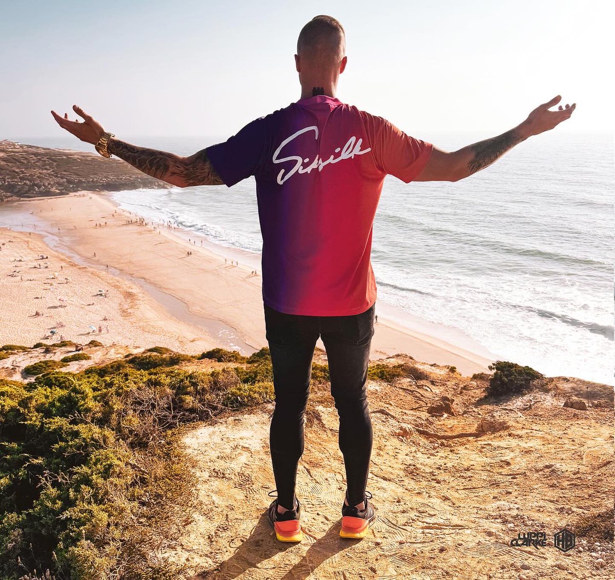 luppiclarke's tweet photo. Super proud to present the new LC branding. Great brand SikSilk and UDG Gear always with me during the tour. Big thanks to my best manager in the world Wes Fransen ! βοΈππ»π― #HBFam
#luppiclarke #djluppiclarke #housemusic #housemusic2024 #party #DJ #music #siksilk #udggear https://t.co/j3r0Vd6kzJ