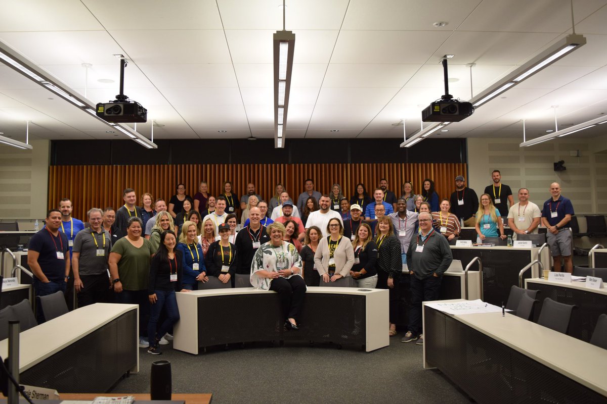 ericjgoldberg's tweet photo. @nicolesherman06 led an amazing week of leadership training. Tears were shed. #thepcbs #pcbsing https://t.co/KDoRROVifr