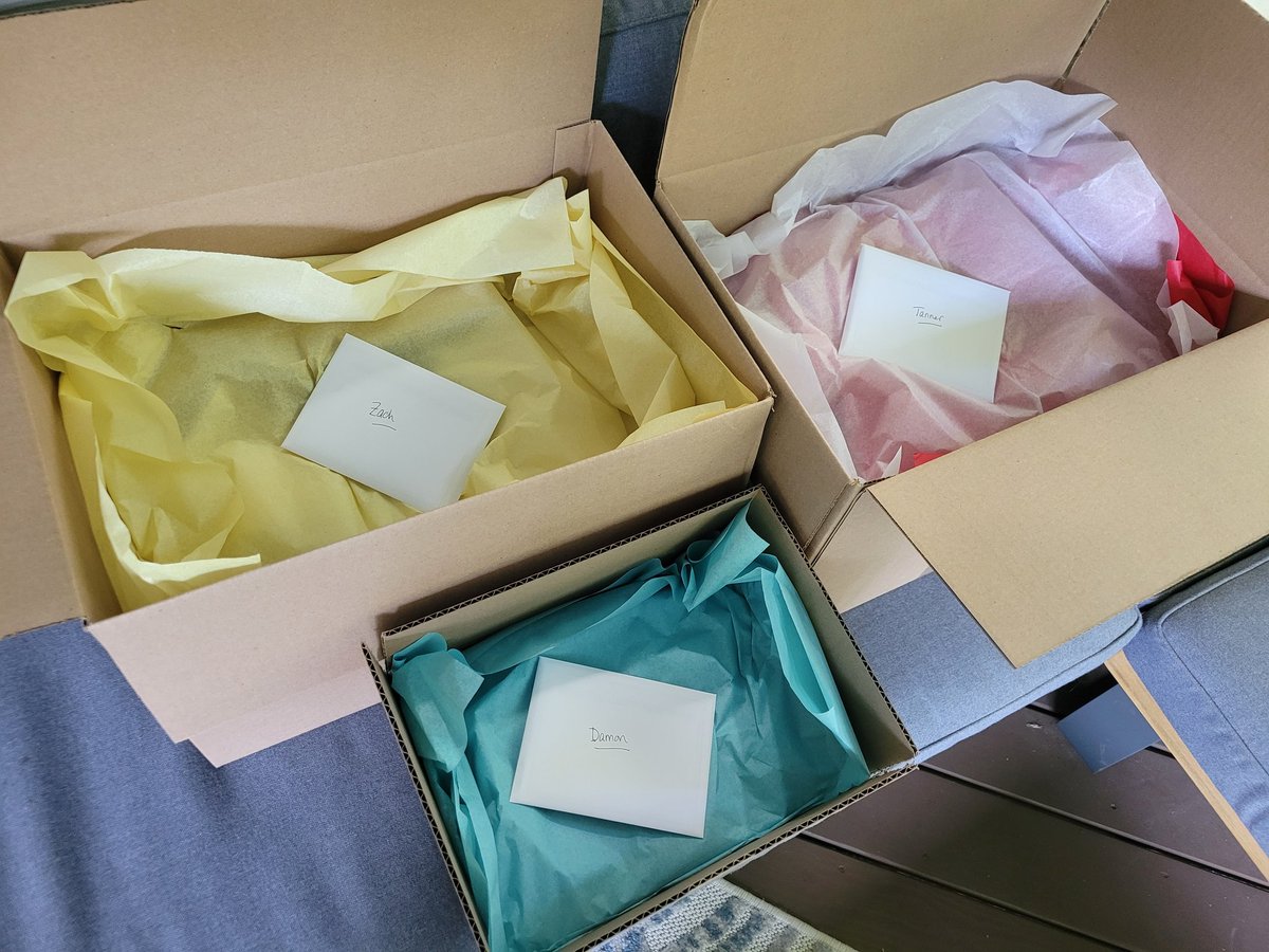 AbbysArmyNC's tweet photo. 3 Abby's Army care pkgs were sent out this morning! One to Tanner (a 13 yo fighting Burkitt lymphoma), his brother, and another to Damon (a 17 yo fighting a relapse of Ewing's sarcoma). Prayers, positive vibes, and tons of support heading their way!💜
#noonefightsalone🎗 https://t.co/jCpLK9phhI