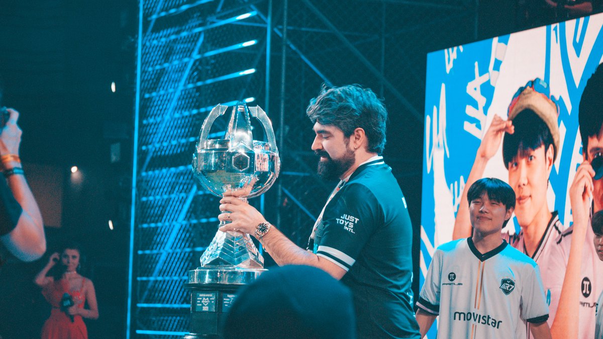 Idro335_'s tweet photo. Fui curioso ir ahora si a trabajar a @GAMERGY_Mx  como @NebulaEsport_GG  ya no solo como un FAN jeje😁 https://t.co/WGY1mYCWB1