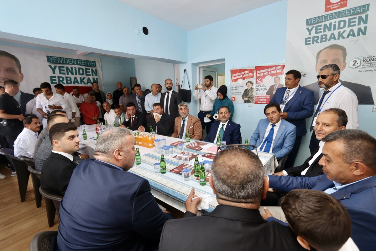 Manisa Selendi Belediye Başkanımız ve il başkanımızla birlikte Kula ilçe teşkilatımızı ziyaret ederek ilçe teşkilatımızla bir araya geldik.