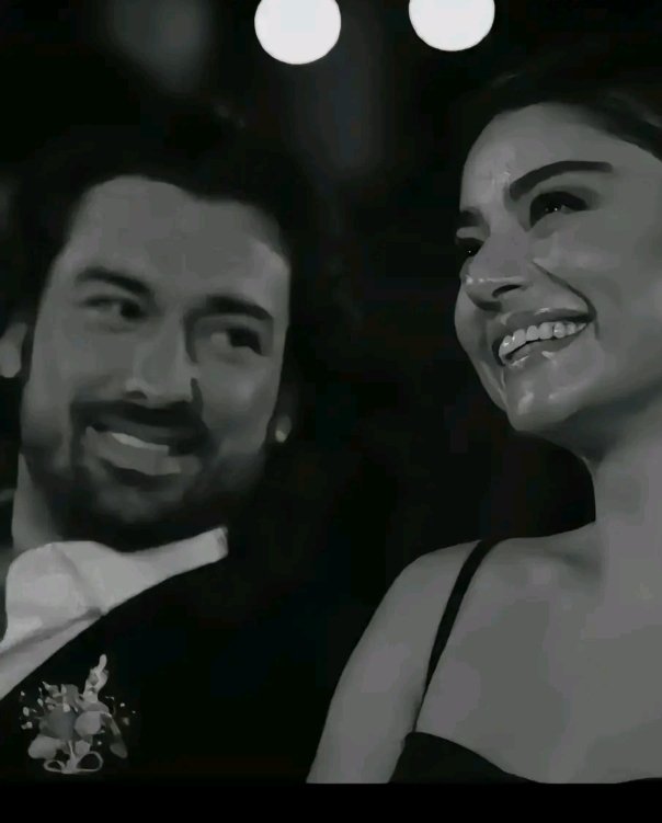 Hafsaaaaaaah's tweet photo. Choose a man who looks at you as if you are a Miracle. https://t.co/L5fLiXsQHr