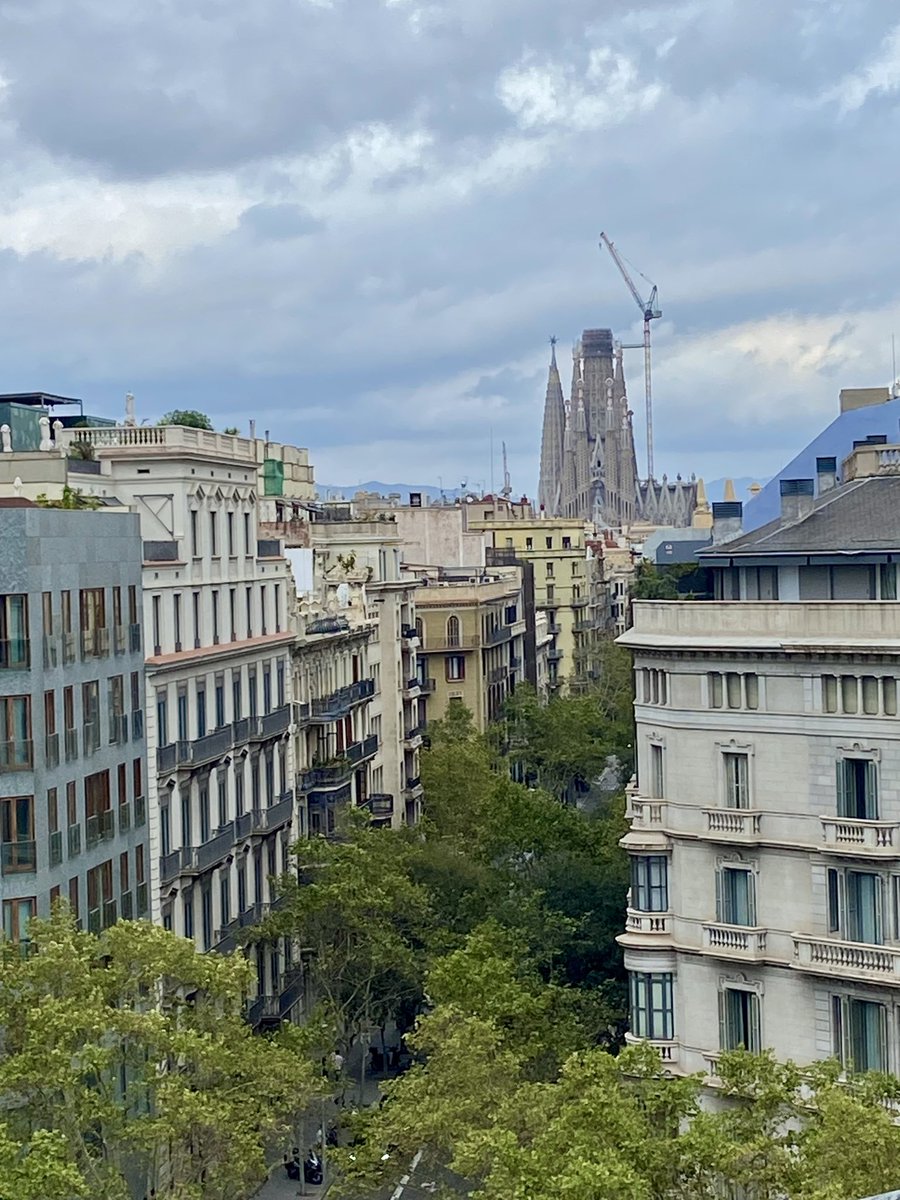 Cheers #Barcelona #Gaudi #Negroni