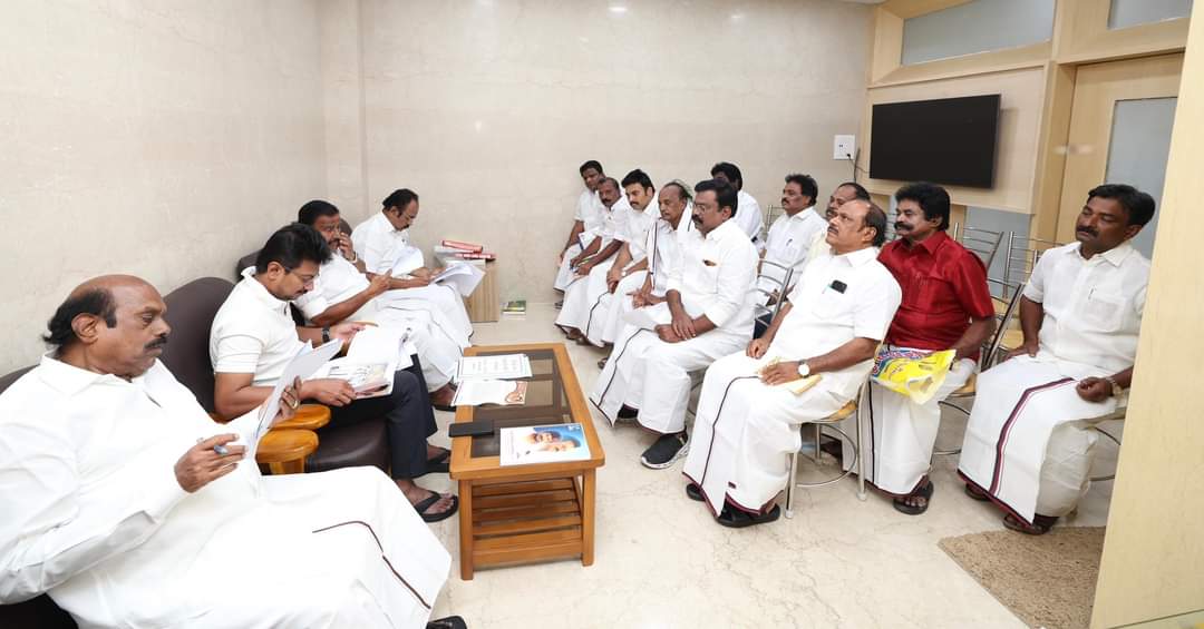 DMKSCWelfWing's tweet photo. @arivalayam  தலைவர் - மாண்புமிகு @CMOTamilnadu அண்ணண் திரு. @mkstalin  அவர்களால் அமைக்கப்பட்டுள்ள 2026 சட்டமன்றத் தேர்தலுக்கான, கழகத் தேர்தல் ஒருங்கிணைப்புக் குழுவின் சார்பில், கழகத்தின் சார்பு அணிகளின் பணிகளை மாண்புமிகு இளைஞர் நலன் மற்றும் விளையாட்டு மேம்பாட்டு துறை அமைச்சரும், https://t.co/cgxEtQrdTN
