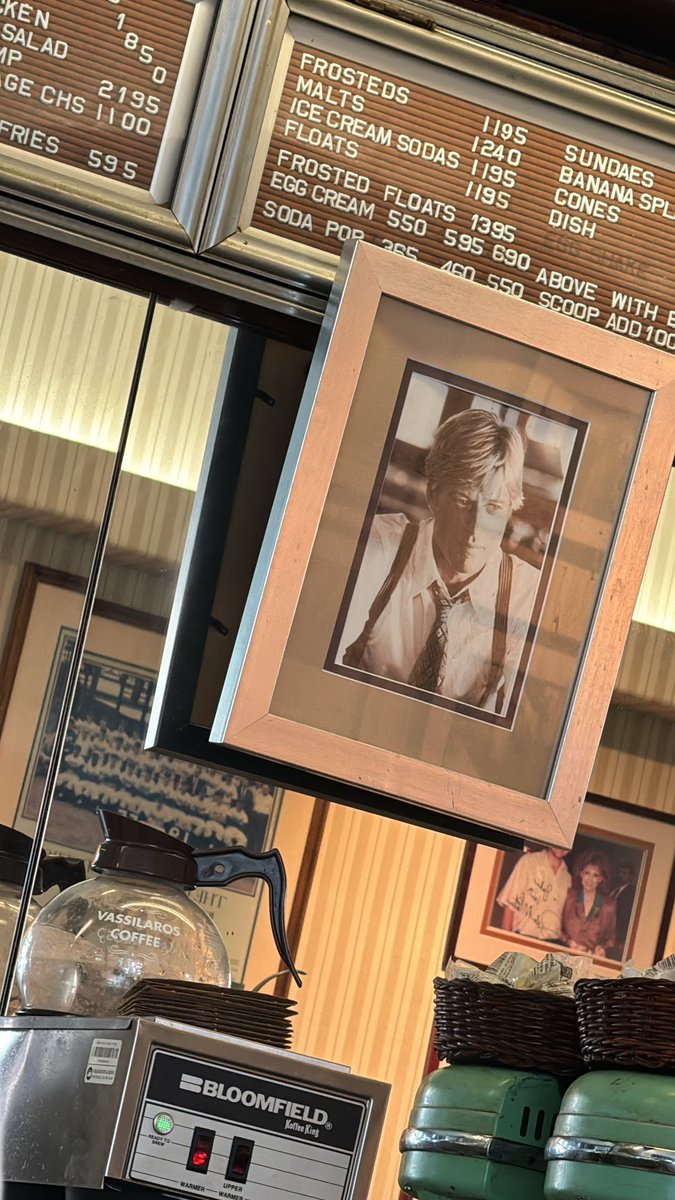 Just managed to convince the husband that Lexington Candy Shop in New York has a picture of Richard Madeley over the counter 🤣