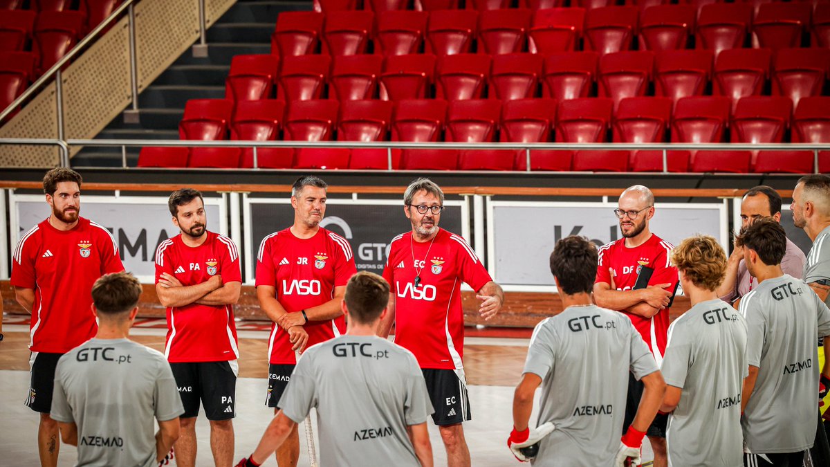 🏑 Arranque dos treinos no Pavilhão da Luz para o #HóqueiBenfica! 🔛

#Laso #GTC #Azemad <a href="/adidas/">adidas</a>