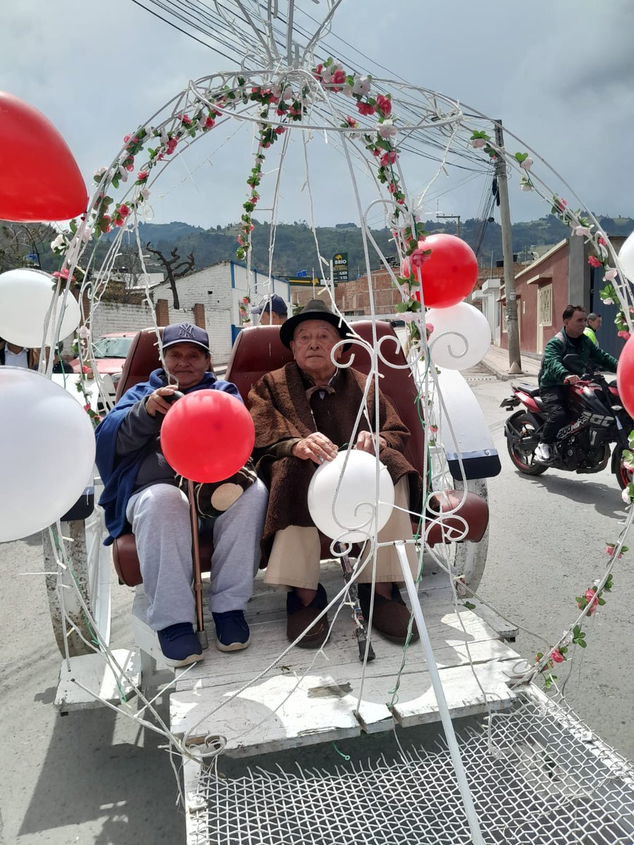 vivimoralesdef's tweet photo. Ellos también son importantes.
Con un tradicional desfile dimos inicio al día de la persona Mayor en #Samaca #CelebrandoANuestrosMayores @GobBoyaca @SecSocialBoyaca @WcastiblancoG https://t.co/cWnfczopgZ