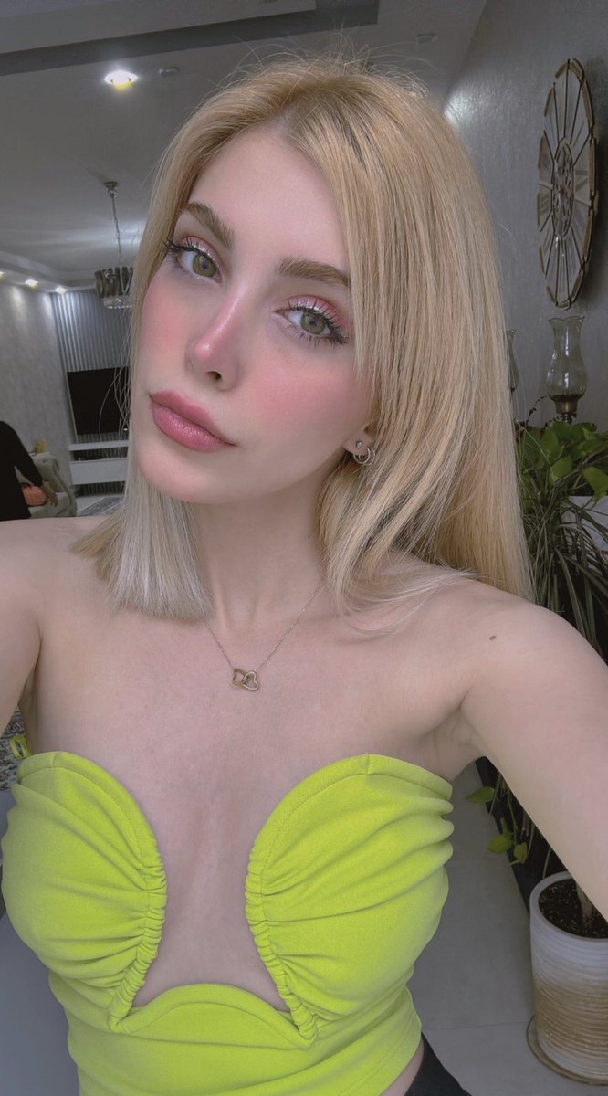 Cat mom 🌙 tweet media