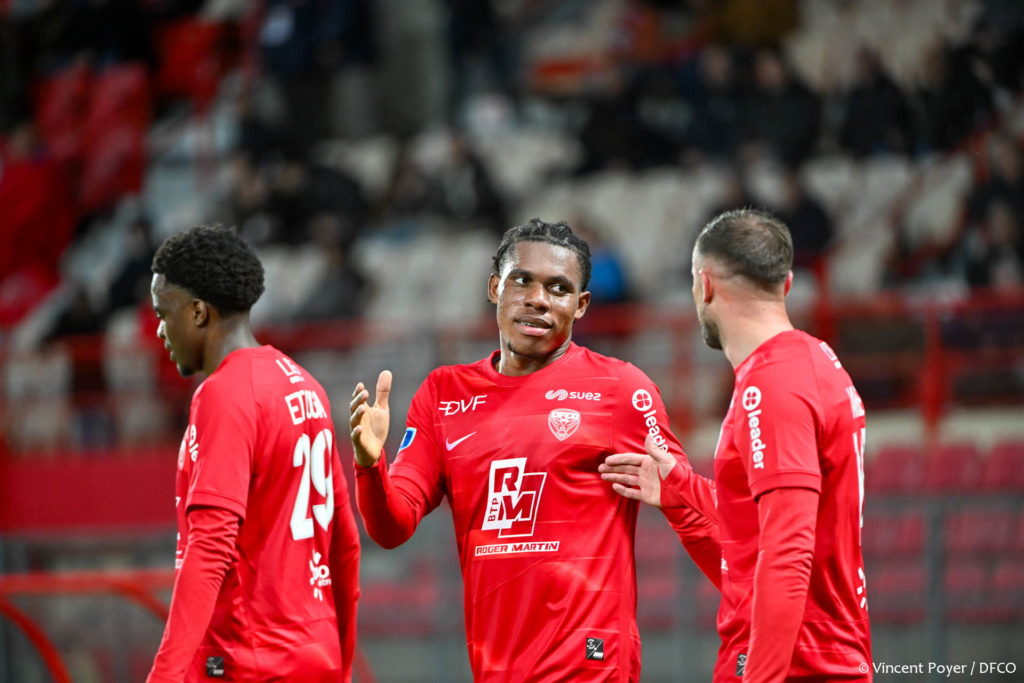 Victoire nette et sans bavure face à <a href="/RennesRP/">RennesRP</a> ✅️ 3 buts à 0.

La reconstruction se poursuit, et même si le titre semble difficile cette saison face à un grand @Fcbayern_RP 🇩🇪, il sera l'objectif de la saison prochaine 🏆