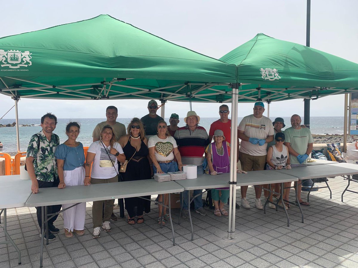 Rosa_Mar_AG's tweet photo. Magnifico día en El Burrero, disfrutando con los vecinos en la culminación de las fiestas de San Haragán con una gran parrillada de pescado para todos
Gracias a todos los vecinos que han participado voluntariamente para que todo saliera perfectamente
#SueñaIngenio
#ViveIngenio https://t.co/cCbXePbBX9