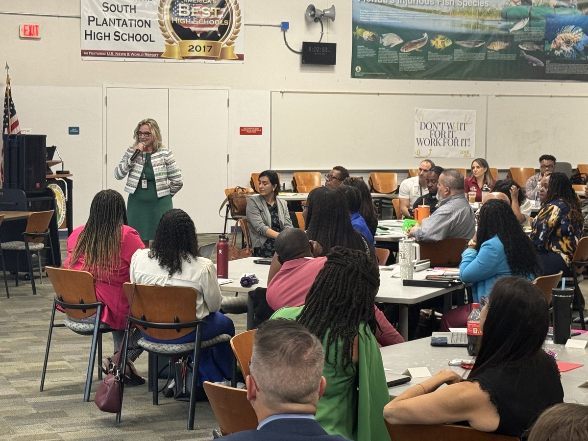 The collaboration between LEAD and PROPEL went well last Thursday night. Both groups are committed to helping each other develop strong leadership skills. PROPEL yourself to LEAD is in full effect!
