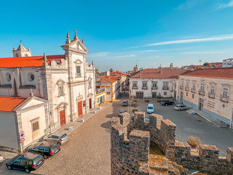 alentejo_1970's tweet image. #Beja merece bem mais do que o meio dia que alguns visitantes apressados lhe dedicam. Calcorrear as ruas empedradas, estreitas e labirínticas que nos levam a recantos de encanto entre o castelo e suas muralhas, casario antigo, igrejas monumentais e conventos, parques e museus.