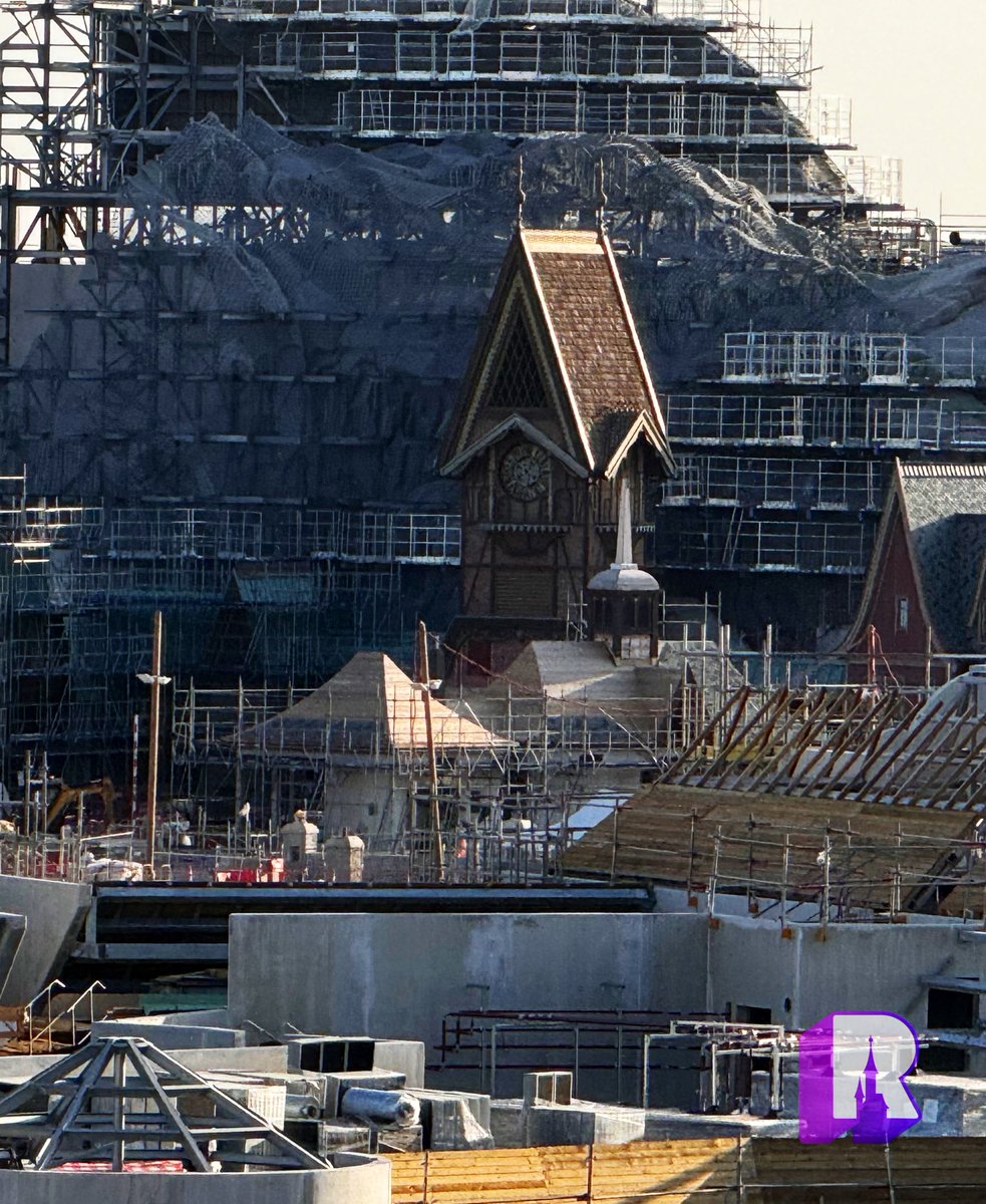 DLPReport's tweet photo. 🔧 In Arendelle Town, the Clock Tower is now completely scaffolding free. The  mountain range continues to grow, hiding the show building and providing a transition into the land: https://t.co/nNjsxBzjv5