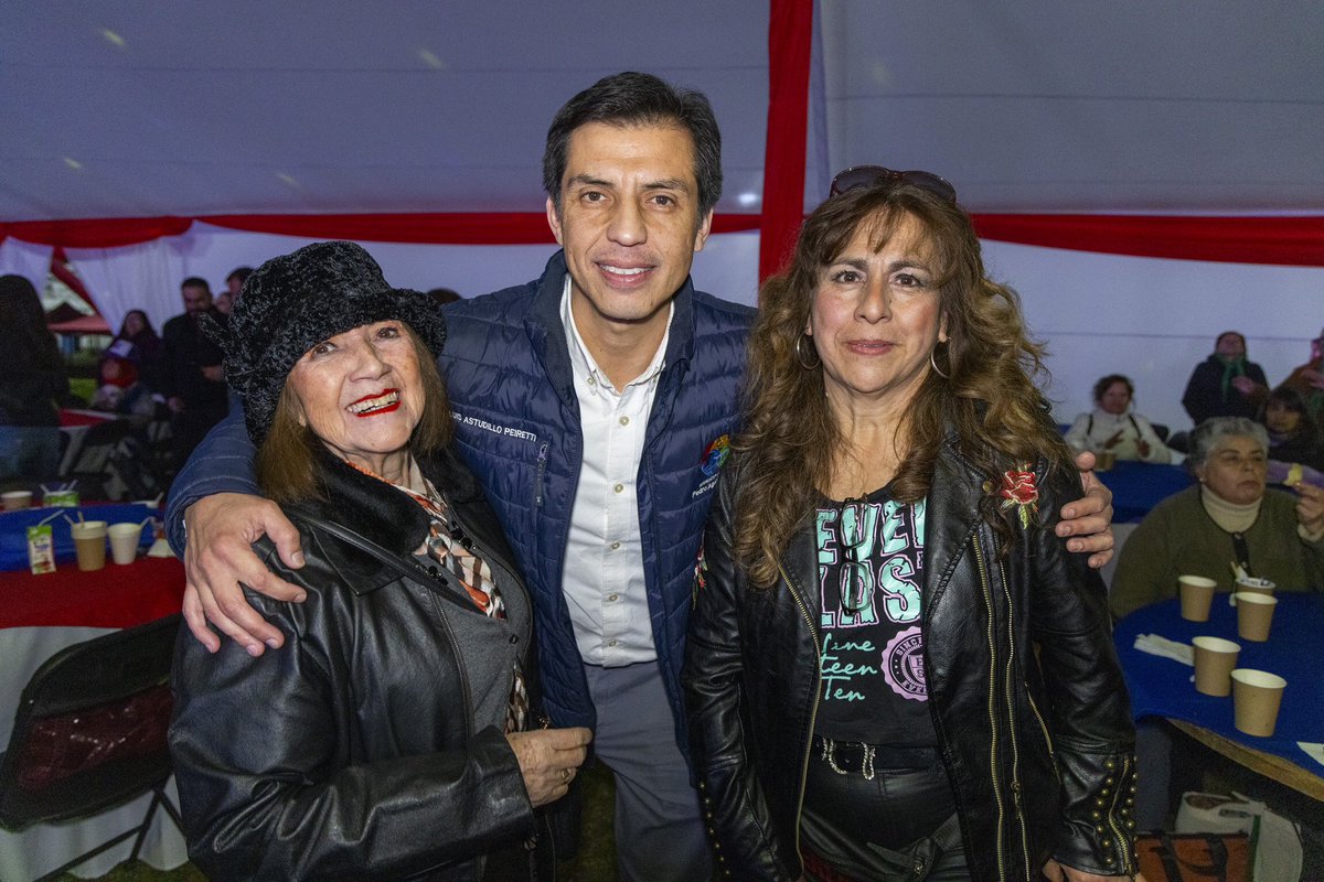 🥰 ¡Buen lunes a todos los vecinos y vecinas de Pedro Aguirre Cerda! 🫶🏼 Damos inicio a la última semana de agosto con mucha alegría, recordando lo que fue el Malón de Personas Mayores: Disfrutemos Agosto. 

En el Estadio La Marina, tuvimos un evento muy bonito para celebrar a las