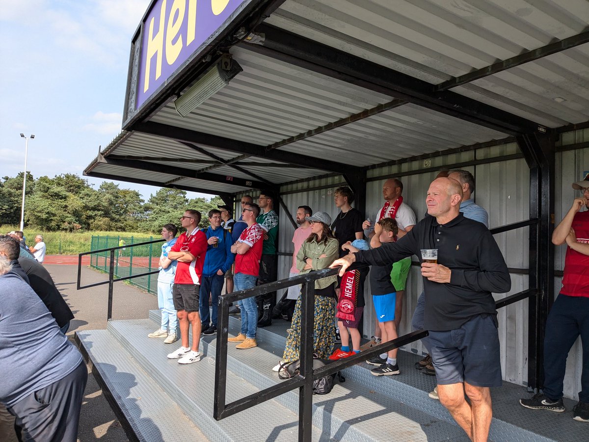 DeckchairPete's tweet photo. Well played 200 @hemelfc Tudors on an away day. Last minute winner anybody? #AllSecondHalf #TudorArmy #UptheTudors https://t.co/yJfSePCHbd