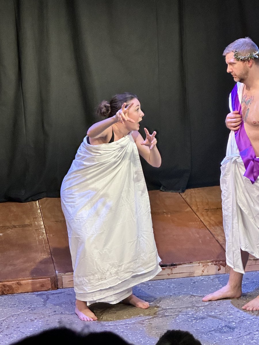 Greek with a hint of conspiracy theory

#funny #comedy #sketchcomedy #liveshow #comedytroupe