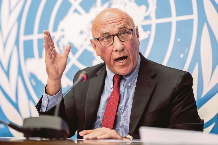 UNGeneva's tweet photo. #Myanmar 

"The best way for the world to commemorate the seventh anniversary of the onset of genocidal attacks against the #Rohingya in Myanmar is by acting to halt the new round of atrocities under way in Rakhine State." - @RapporteurUN Tom Andrews https://t.co/Z51gjIC6vs