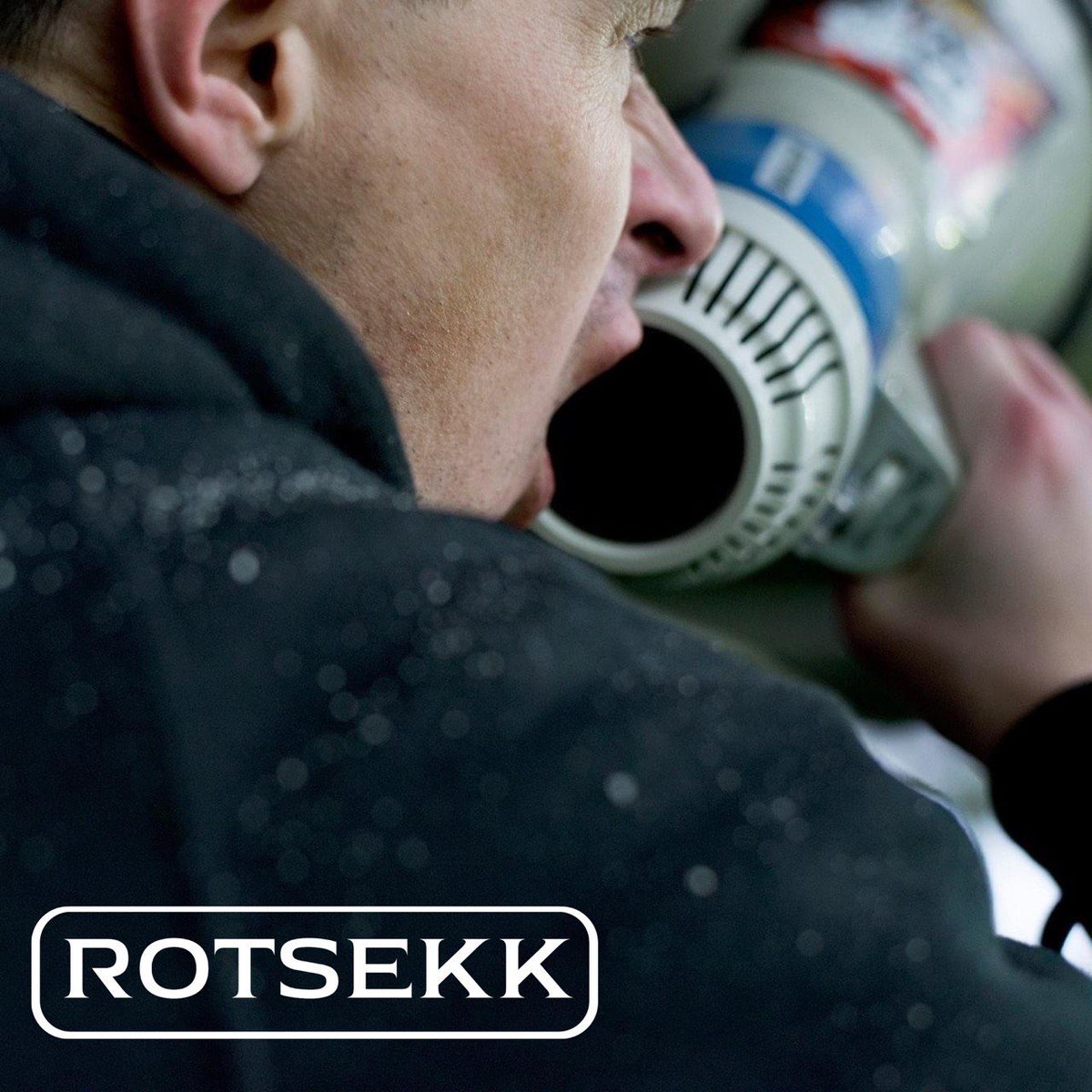 Rotsekk - En podcast i sort-hvit tweet media