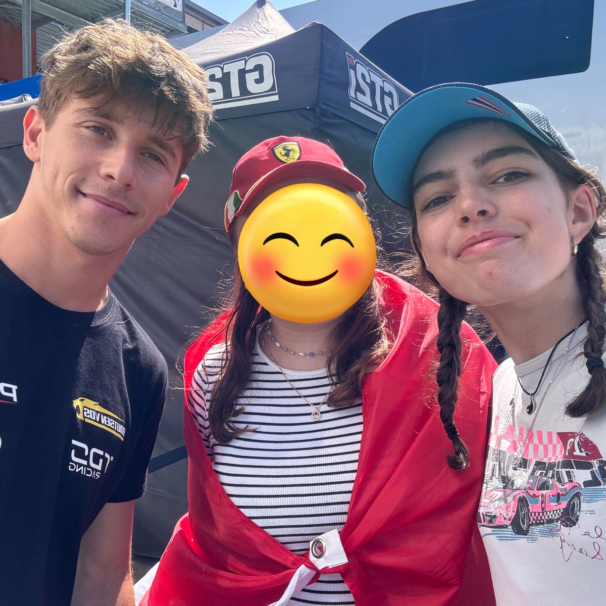 lia 🦥 tweet media