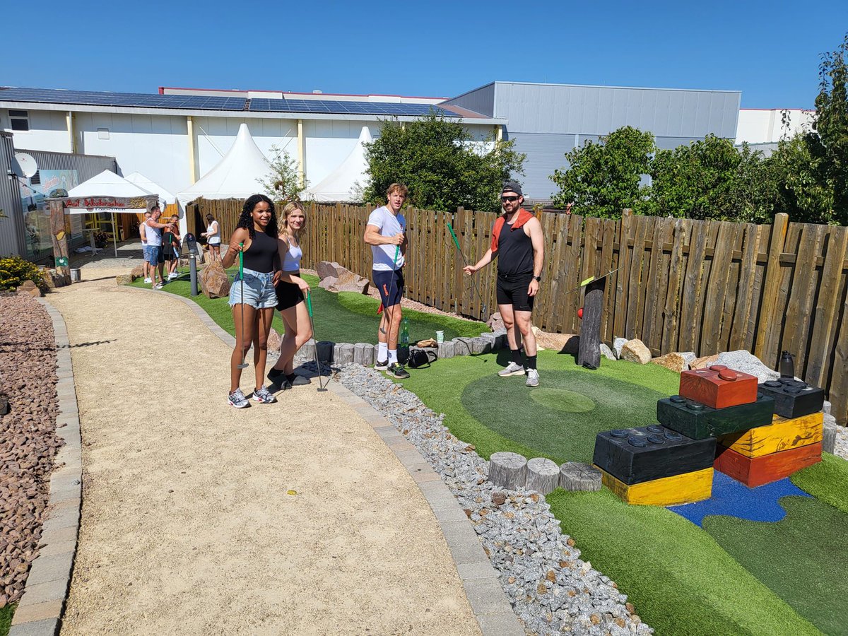 Dutch_Sliding's tweet image. During the training camp in Riesa, the athletes made some time for a fun activity! They enjoyed a friendly competition of mini-golf! ⛳️🏌️‍♂️

#TeamNewCold #NewCold #Bobsleigh #Skeleton #Luge #DutchSliding #MiniGolf #Fun #Riesa #Training #RoadToMilanoCortina2026
