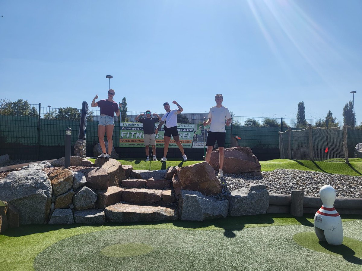 Dutch_Sliding's tweet image. During the training camp in Riesa, the athletes made some time for a fun activity! They enjoyed a friendly competition of mini-golf! ⛳️🏌️‍♂️

#TeamNewCold #NewCold #Bobsleigh #Skeleton #Luge #DutchSliding #MiniGolf #Fun #Riesa #Training #RoadToMilanoCortina2026