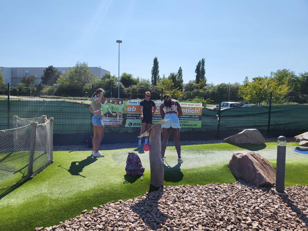 Dutch_Sliding's tweet image. During the training camp in Riesa, the athletes made some time for a fun activity! They enjoyed a friendly competition of mini-golf! ⛳️🏌️‍♂️

#TeamNewCold #NewCold #Bobsleigh #Skeleton #Luge #DutchSliding #MiniGolf #Fun #Riesa #Training #RoadToMilanoCortina2026