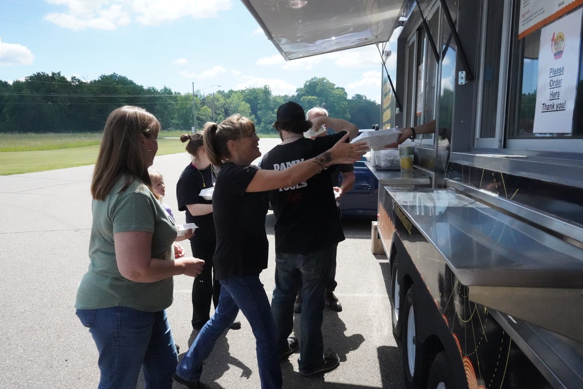 malcotools's tweet photo. Food Truck Fridays made for an especially good summer here at Malco Tools! Thank you to all the local vendors who participated, it was a pleasure having you! 🍔
#MalcoTools #FoodTruckFriday #Community https://t.co/IungIsuls6