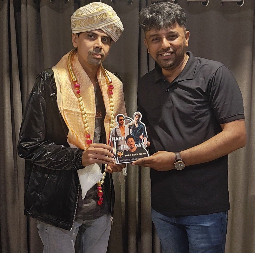 Dr Sudhir Kothari (@sudhirkothari03) on Twitter photo Congratulations <a href="/gurusrk1/">GuruSRKGuru🇮🇳</a> Bhai & <a href="/Srk_bangalore/">SHAH RUKH KHAN FANS ASSOCIATION</a> Family for #25YearsOfSRKBangalore. Keep Rocking & Shining Always.😍♥️ Congratulations <a href="/gurusrk1/">GuruSRKGuru🇮🇳</a> Bhai & <a href="/Srk_bangalore/">SHAH RUKH KHAN FANS ASSOCIATION</a> Family for #25YearsOfSRKBangalore. Keep Rocking & Shining Always.😍♥️
