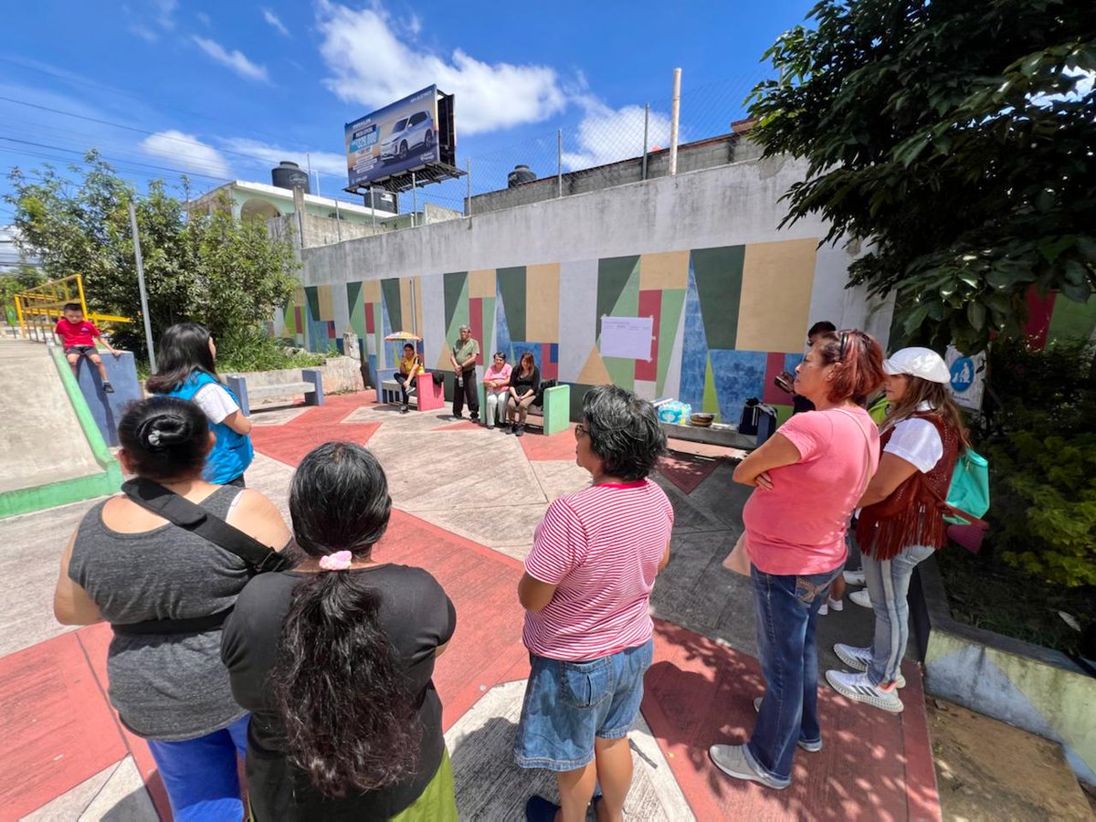 ONUHabitatMCC's tweet photo. ¡Cd de Guatemala 🇬🇹 promueve la #ParticipaciónCiudadana! Junto al #MuniAuxiliarz12 unimos esfuerzos con la comunidad "3 de Julio" para hacer mejoras en el barrio. En conjunto se definieron los primeros pasos para las #OperacionesUrbanasIntegrales que se realizarán en la zona. https://t.co/EnhtIuAy1l