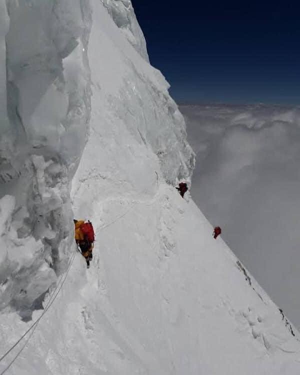 broadpeakadv's tweet photo. The K2 Bottleneck is one of the deadliest sections in mountaineering, where climbers navigate a narrow, steep, and ice-laden path. It's a true test of skill, endurance, and bravery at 8,200 meters. #K2 #Mountaineering #Adventure https://t.co/27Pdd3wUOw