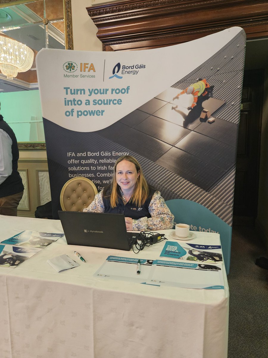 IFAmedia's tweet photo. Full house for tonight's event. Our team is here to answer any #solar questions you might have! @BordGaisEnergy https://t.co/aposjzkclF