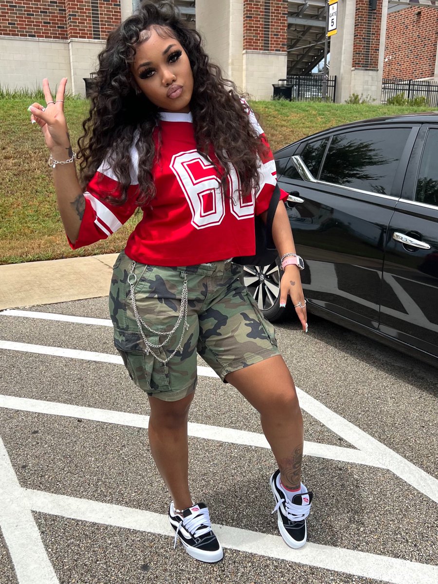 skydlux's tweet image. ima be a fly sexy chemist⭐️💋 #lastfirstday