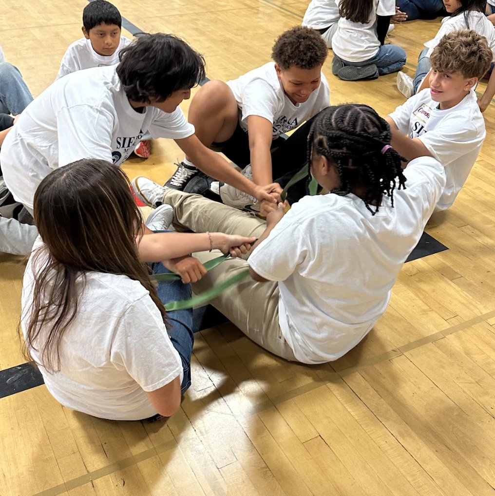 SierraSpartans's tweet photo. Students can turn in their best work when they collaborate to achieve common goals. Last Friday, Spartans gathered in the gymnasium for team-building activities and inspiring words from motivational speaker Allison Price.

#UnityDay #SpartanPride https://t.co/6WmyXXsRpa