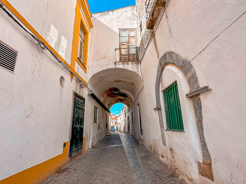 alentejo_1970's tweet image. #Beja foi a casa de antigos povos antes de ter sido anexada ao Reino de Portugal, dos quais destacamos os Celtas (que, crê-se, terem sido os fundadores), os Romanos (que lhe chamaram Pax Julia e a integraram no Reino da Lusitânia), os Visigodos e os Árabes.