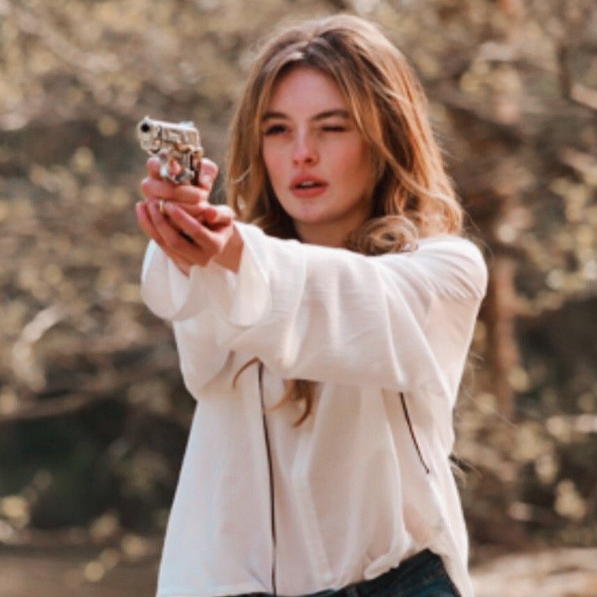 melishnm322's tweet photo. İmre: Esmeciğim piknik yapmaya değil, sen silah kullanmayı öğren diye geldik buraya.

Esme: Yok ben böyle iyiyim, sen takıl.

[ #esre #deha #melissezen #ahseneroğlu ] https://t.co/I2EEz7jkXd