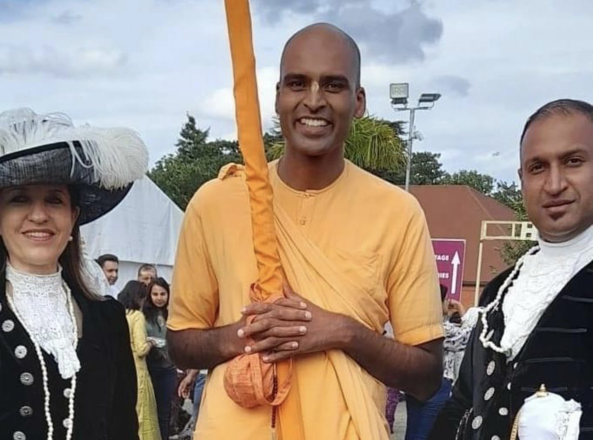Herts High Sheriff (@hertssheriff) on Twitter photo Delighted the High Sheriff of Bedfordshire could join me at the fabulous and free Janmashtami Festival at <a href="/ISKCON_Manor/">Bhaktivedanta Manor</a> which attracted over 50,000 visitors in two days, the largest festival outside India! Astounded by the extent of the work the Manor does in the local…1/2 Delighted the High Sheriff of Bedfordshire could join me at the fabulous and free Janmashtami Festival at <a href="/ISKCON_Manor/">Bhaktivedanta Manor</a> which attracted over 50,000 visitors in two days, the largest festival outside India! Astounded by the extent of the work the Manor does in the local…1/2