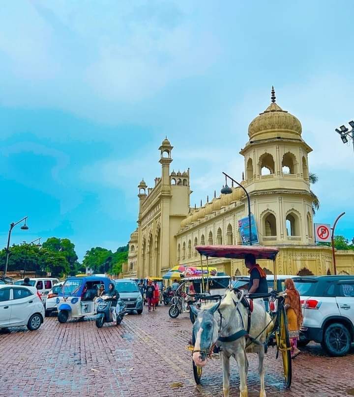 زندگی کو بیچ ڈالا بے خودی کے جام پر ❤️
ایک ہی ساغر سے دل کی تشنگی جاتی رہی