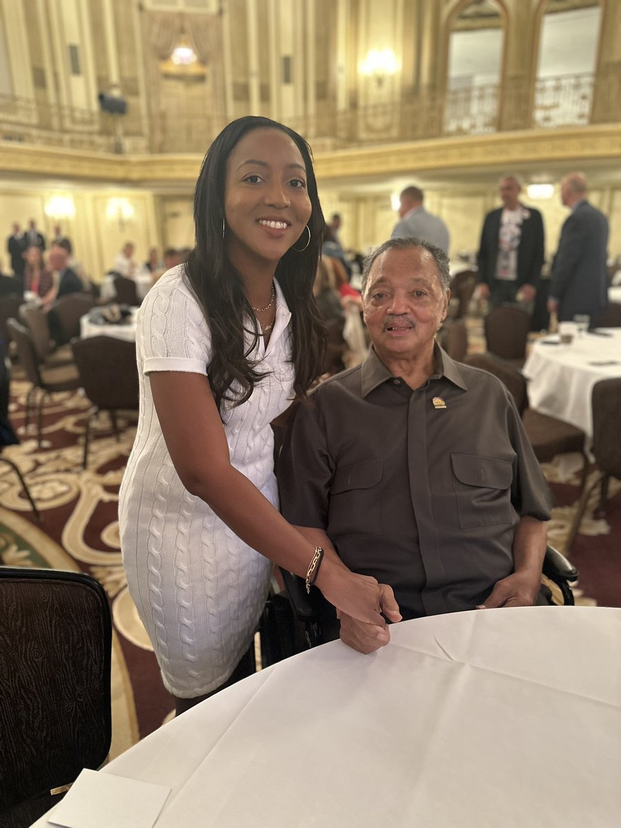jessicahdgiles's tweet photo. Thrilled to represent @DFER_DC at the 2024 @DNC last week! It’s time to get to work electing visionary Democrats up and down the ballot for the sake of our students, families, and educators! @DCDemocrats #WhenWeFightWeWin #DCStatehood #DCDems #71Days https://t.co/08L4uXMQg4