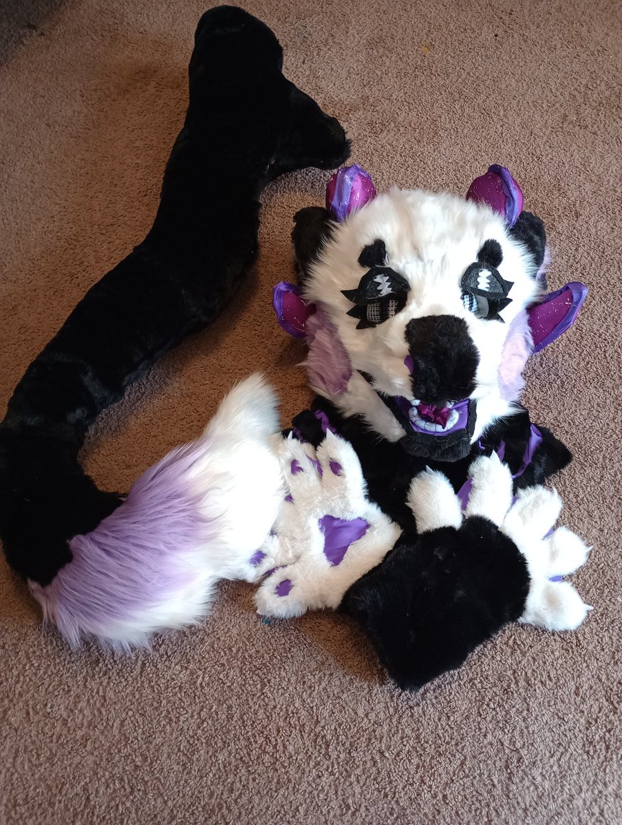 Wild_Auzzie's tweet photo. So, I got scammed out of $70. They took the money for a commission and ghosted me. After almost a YEAR of waiting and very little and few texts from them promising something, I've received nothing.
For that reason, I will be taking fursuit commissions, donations appreciated https://t.co/svUSpEGp0f