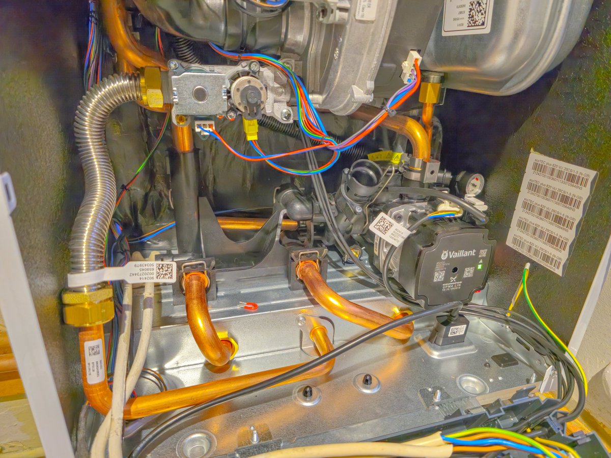 DrBoilers's tweet photo. It is not sufficient to see and to know the beauty of a boiler - one must feel and be affected by it #GasDream 🔥 #Advance #Spride
@vaillantuk @SpirotechUK https://t.co/avBqbeUo4L