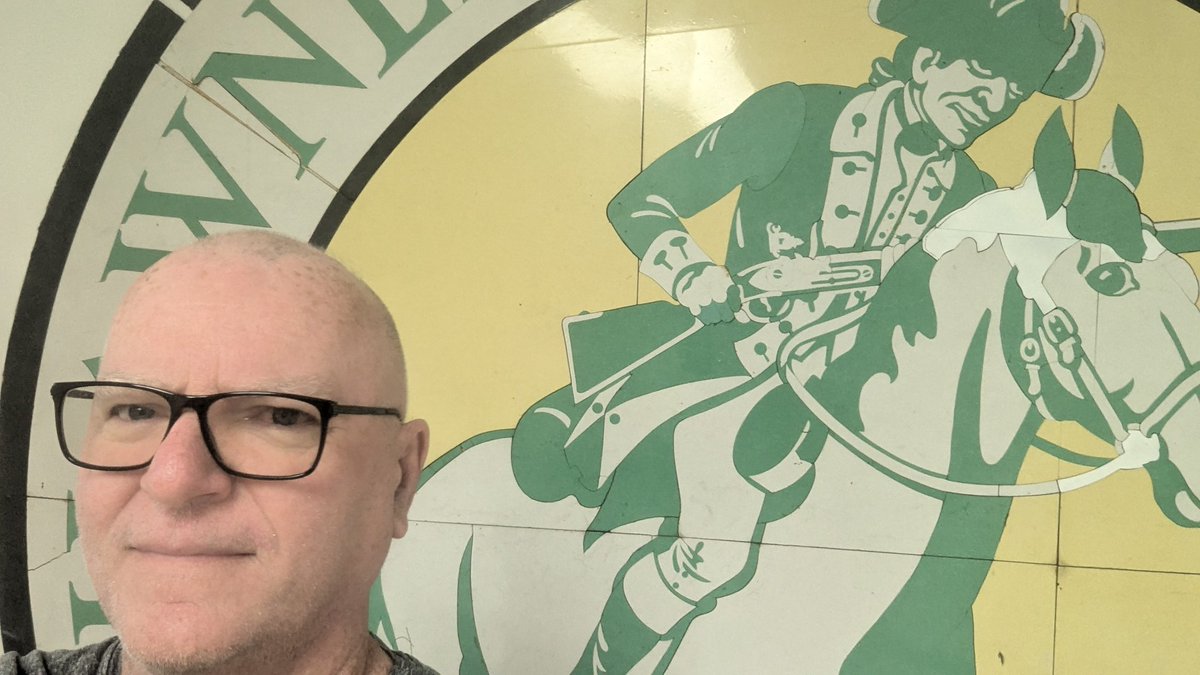 hafnium10's tweet photo. Great time back at @theSMSD at my alma mater South High today. The school, the students and the athletes are in great hands. #oncearaider #classof71 https://t.co/x5g8MTHZgV