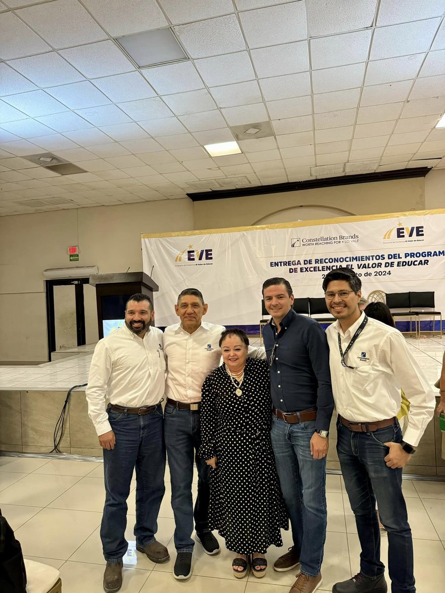 Con todo el reconocimiento por la dedicación y el esfuerzo dedicado a sus estudios, un total de 94 alumnos de la UTNC fueron distinguidos con el apoyo de la Beca El Valor de Educar que otorga la empresa Constellations Brands a través de su Programa de Excelencia.