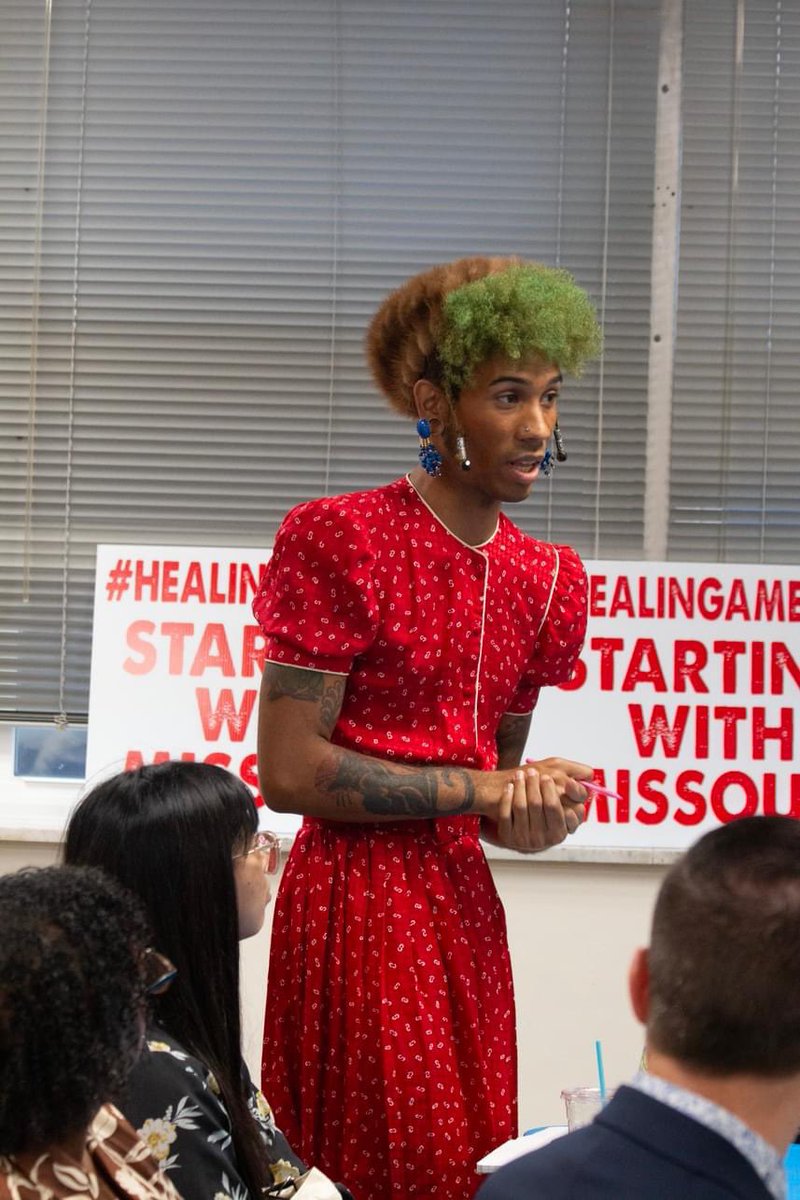 MaxiGlamour's tweet photo. My first meeting as the First Elected Non-Binary Committeeperson of St Louis!  Very demure, very mindful, very ready for change! https://t.co/2Uj2fwH5DF